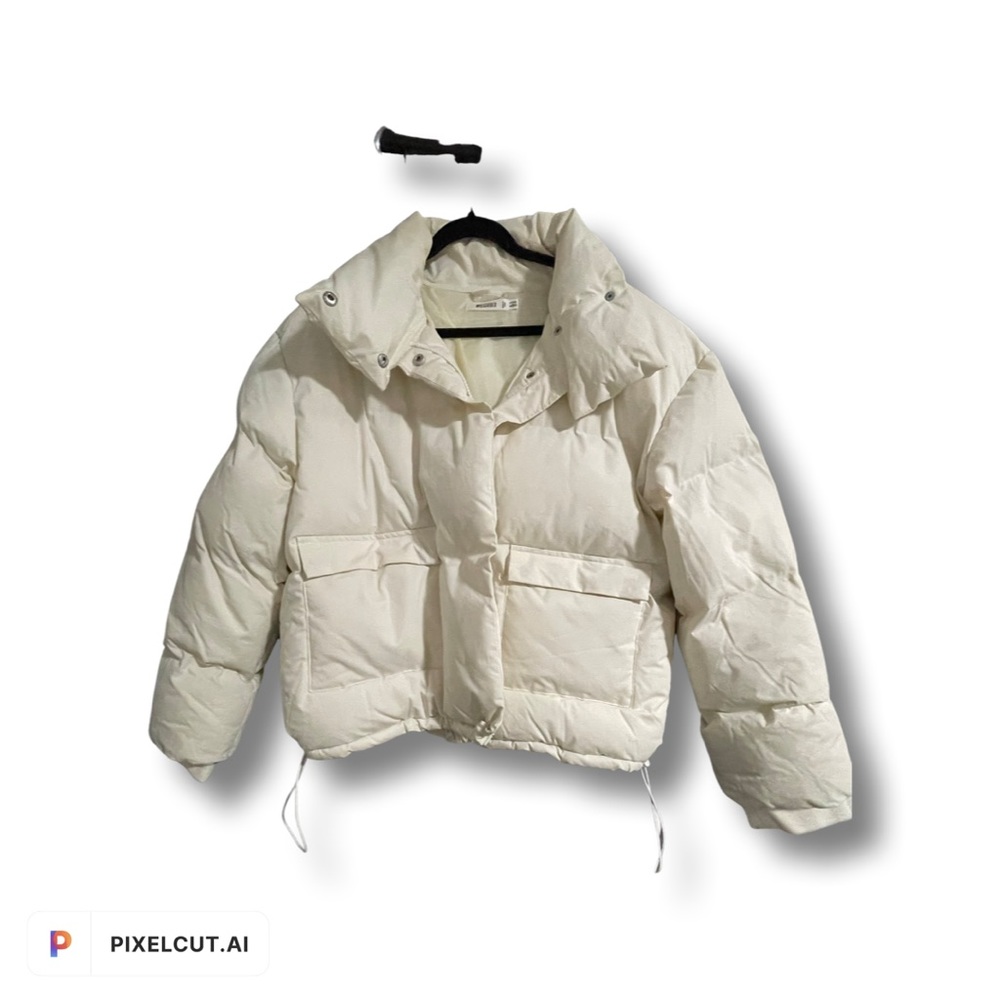 Missguided cream puffer jacket worn once! Good as new condition.